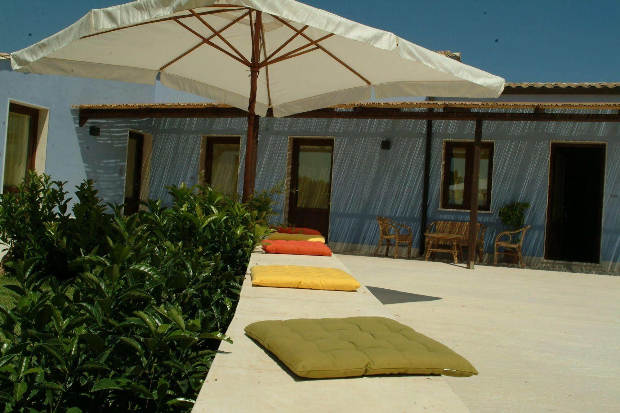 Terre Iblee Resort เคียรามอนเตกุลฟิ ภายนอก รูปภาพ