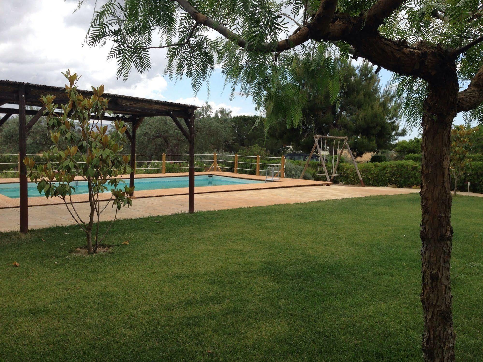 Terre Iblee Resort เคียรามอนเตกุลฟิ ภายนอก รูปภาพ